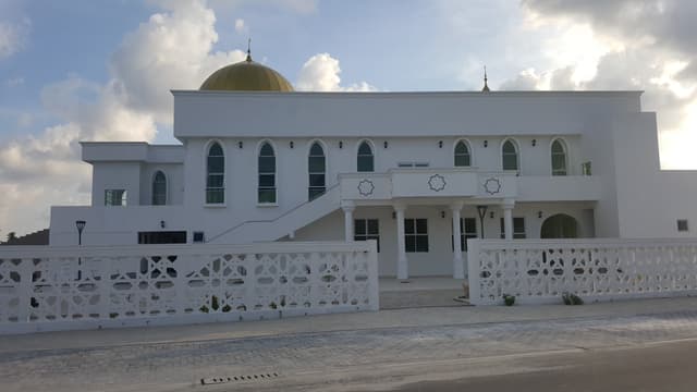 ރިޝްވަތަކީ ހަލާކުގެތެރެއަށް ވެއްޓިގެންދާ ކަމެއް