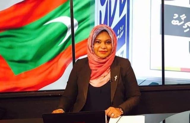 ރިޒްނާ: ނޫސްވެރިކަމުން ސިޔާސީ ދާއިރާއަށް!