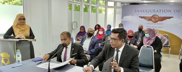 ފޮޓޯ: އެވިޑް ކޮލެޖުން އައްޑޫ  ފްލައިން ސްކޫލް ގަނެ ހިންގުމާއި ހަވާލުވުން!