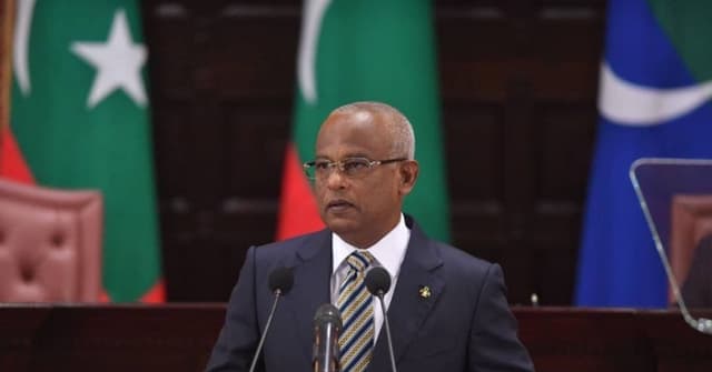 ރިޔާސީ ބަޔާން: ރައީސް ވިދާޅުވި ބޮޑު އުޖޫރައިގެ އިންތިޒާރުގަ ޓީޗަރުން